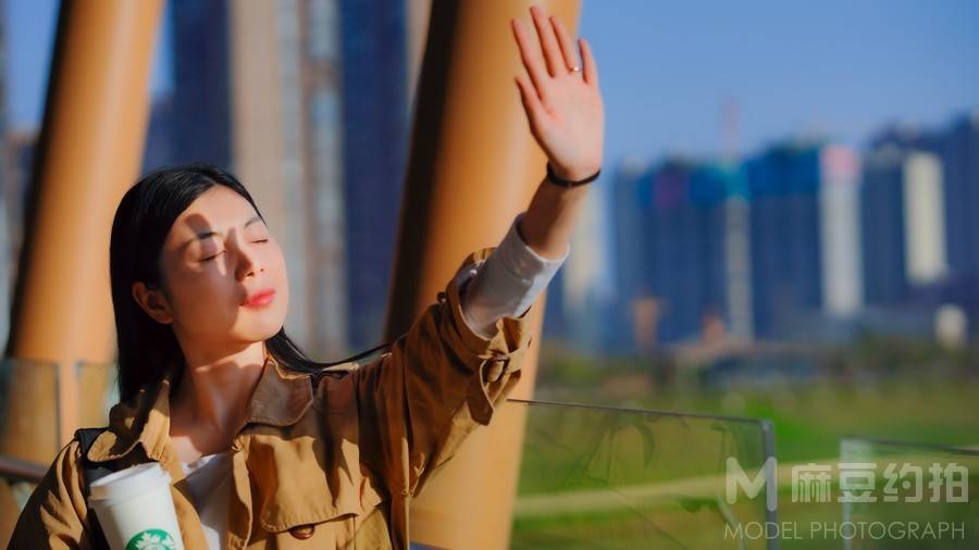 情绪模特