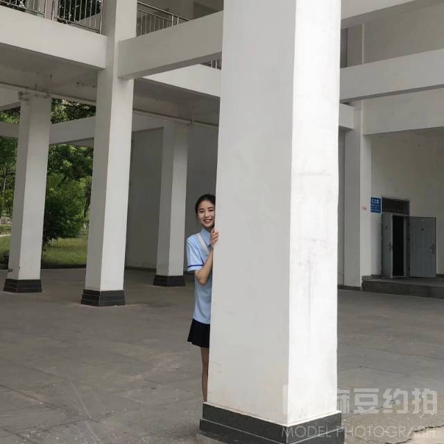 校园模特