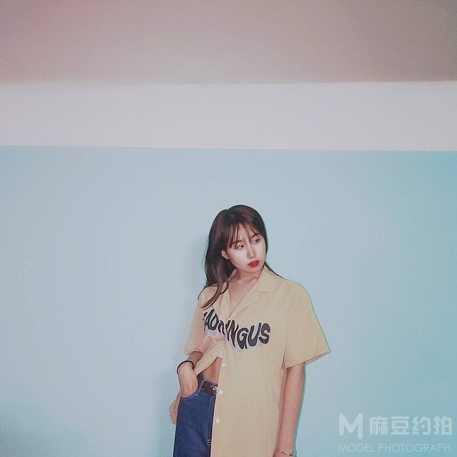 情绪模特