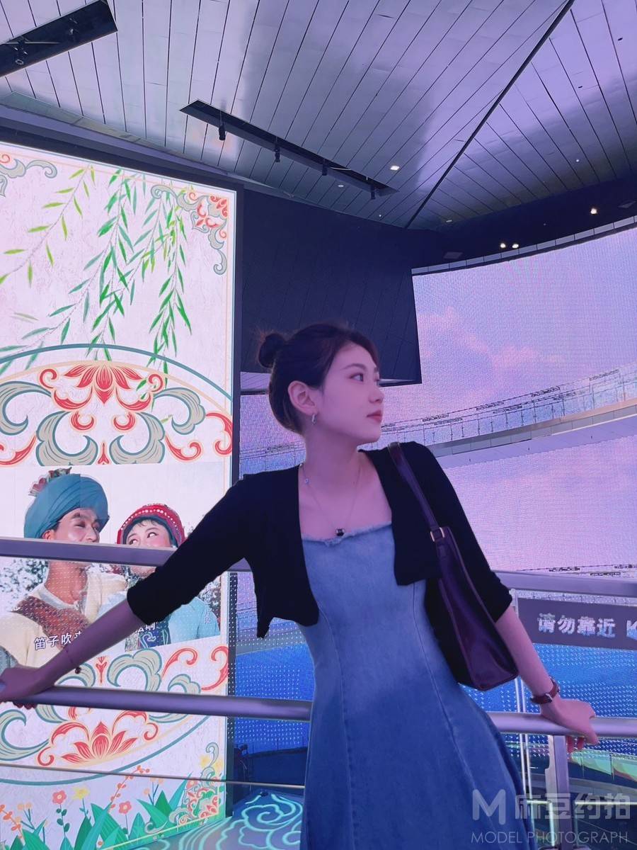 校园模特