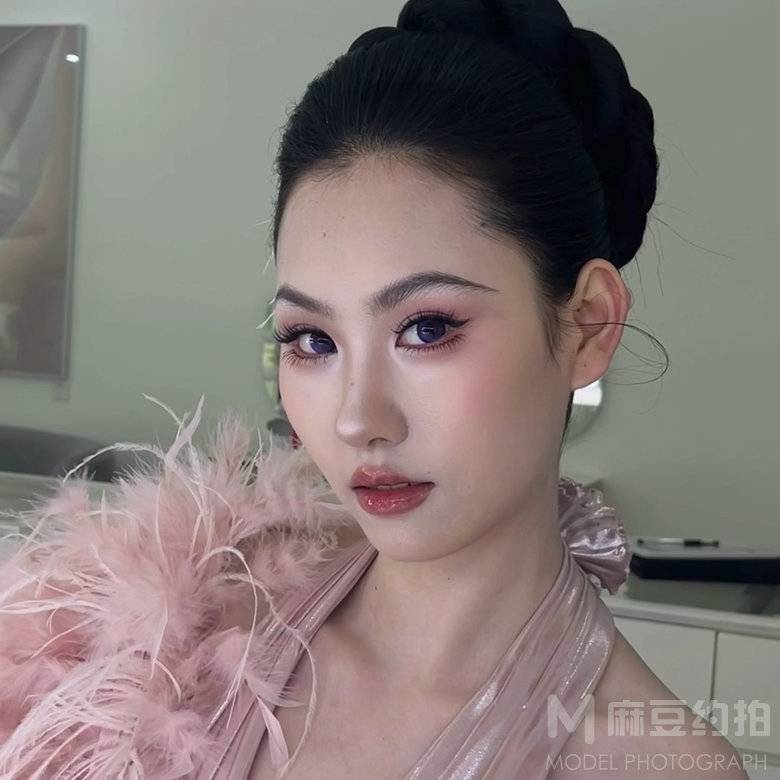 妆容模特