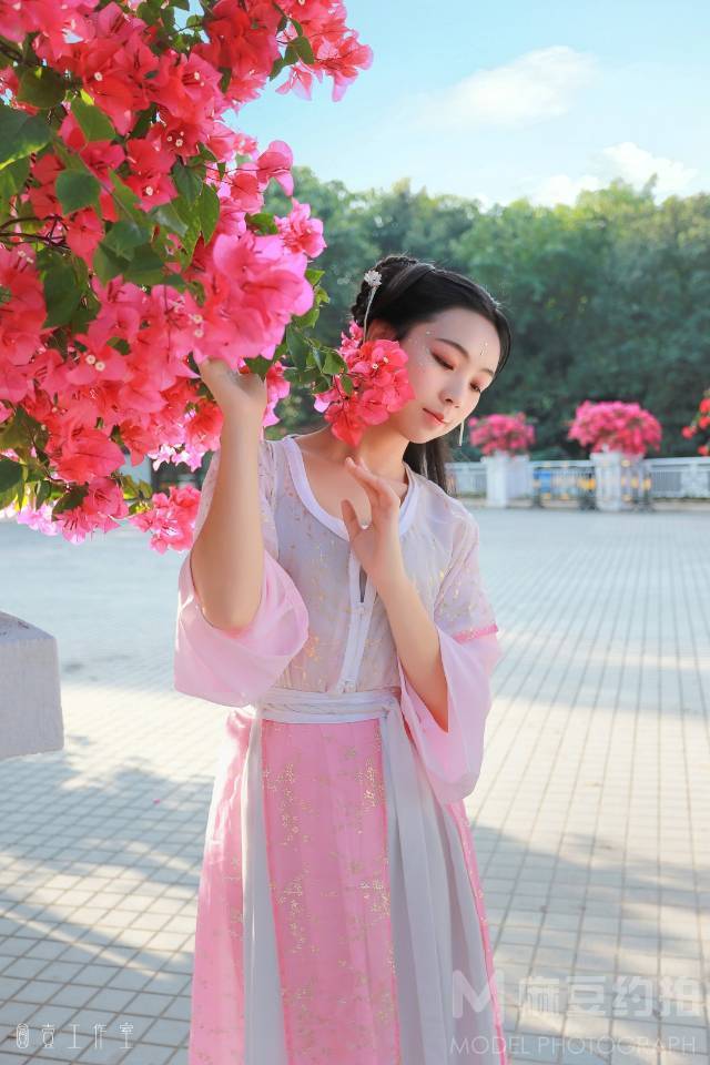 校园模特