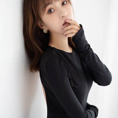 黑白模特
