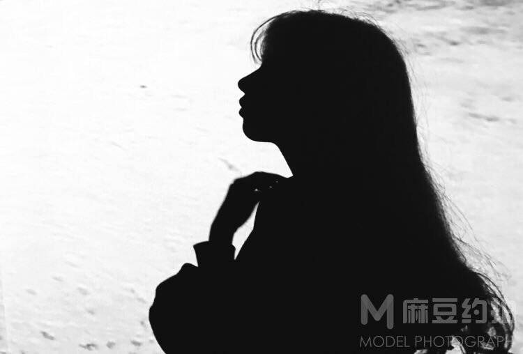 黑白模特