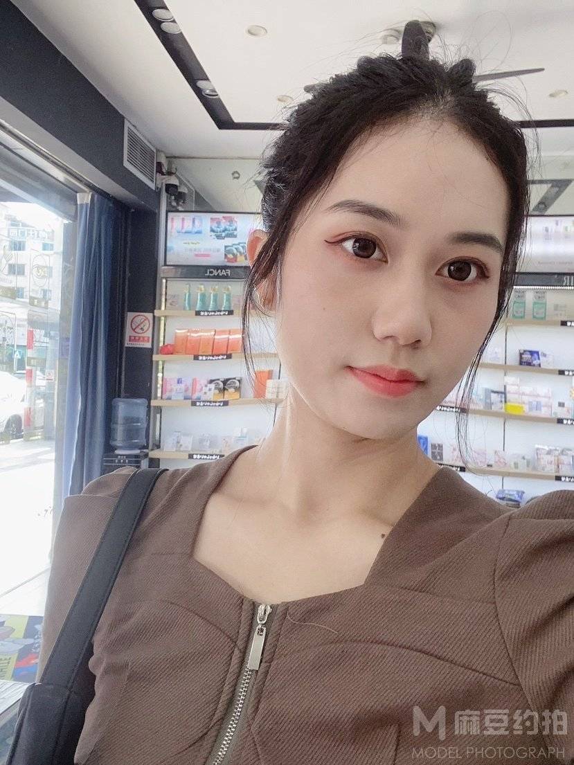 妆容模特