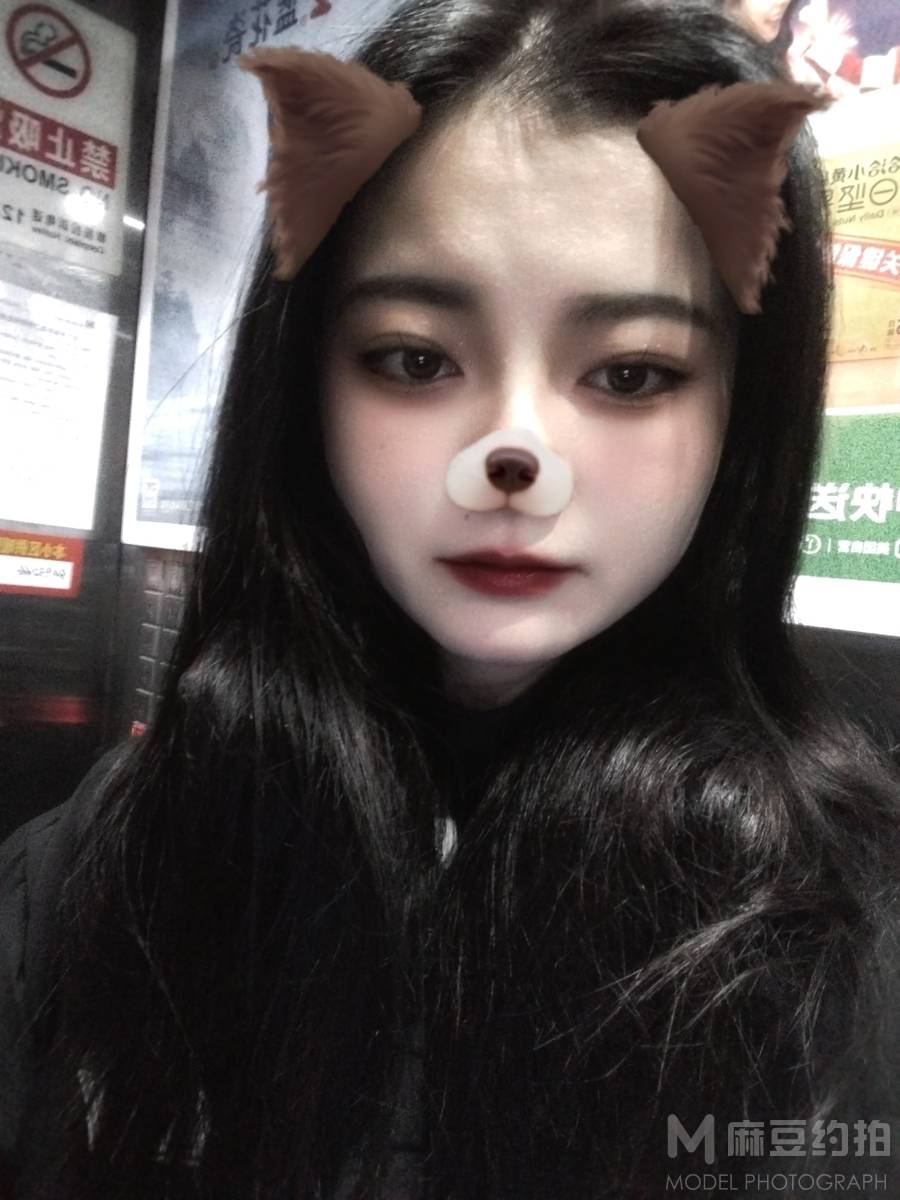 黑白模特