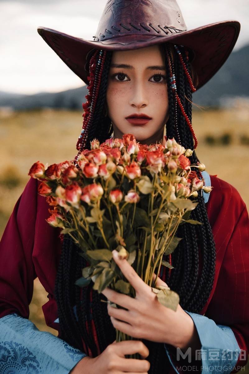 情绪模特