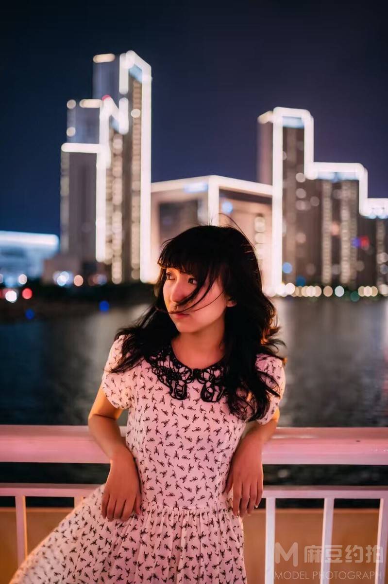夜景模特