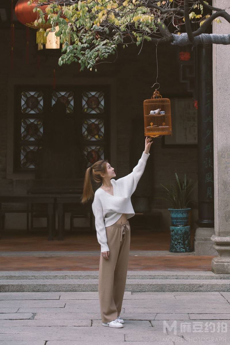 情绪模特