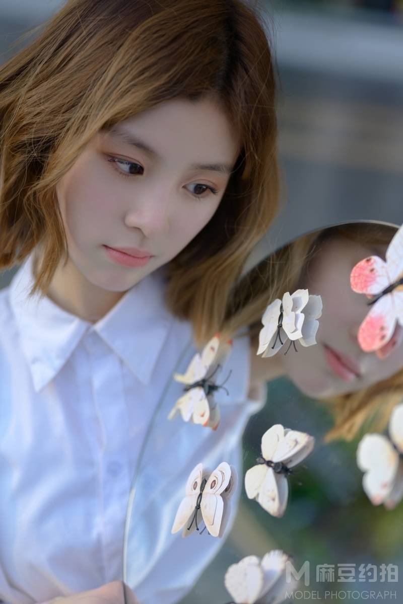 情绪模特
