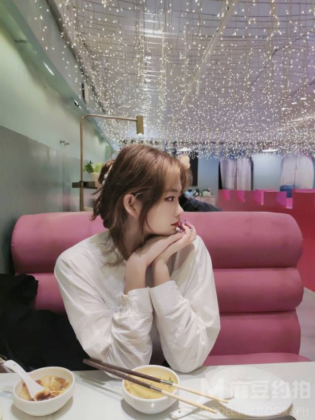 妆容模特
