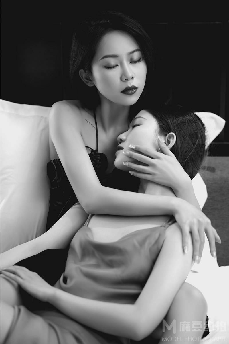 黑白模特