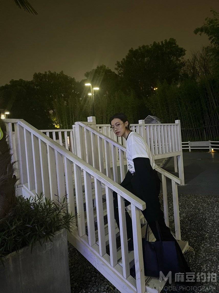 夜景模特