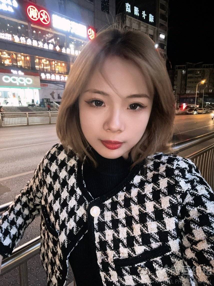 黑白模特