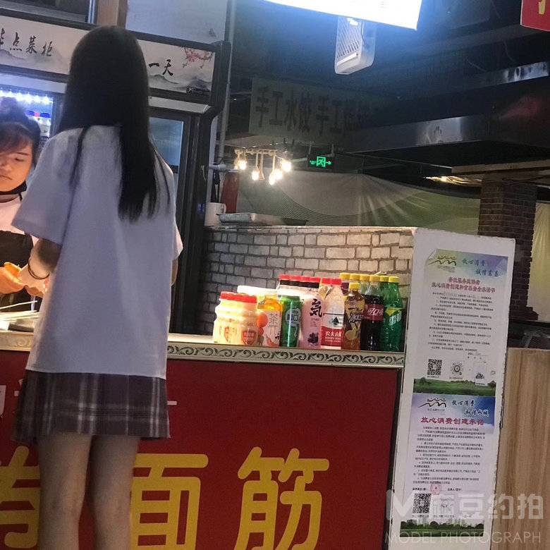 校园模特