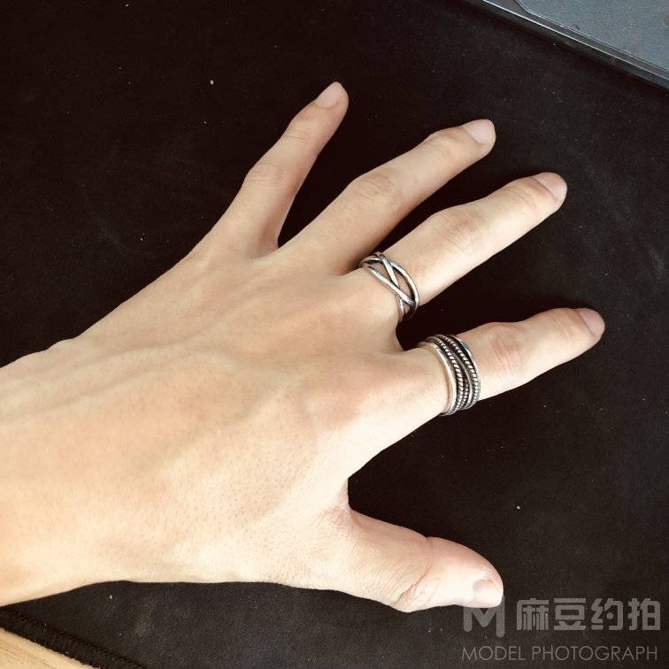 黑白模特