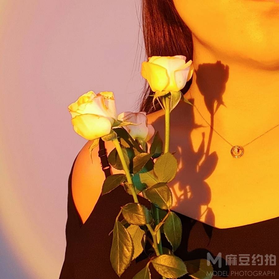 情绪模特