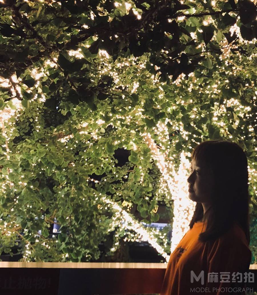 夜景模特