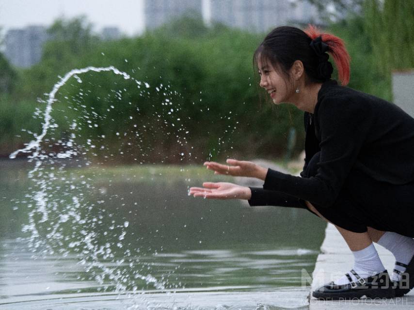 情绪模特