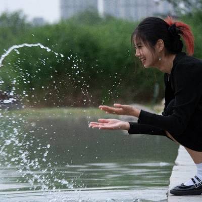 情绪模特