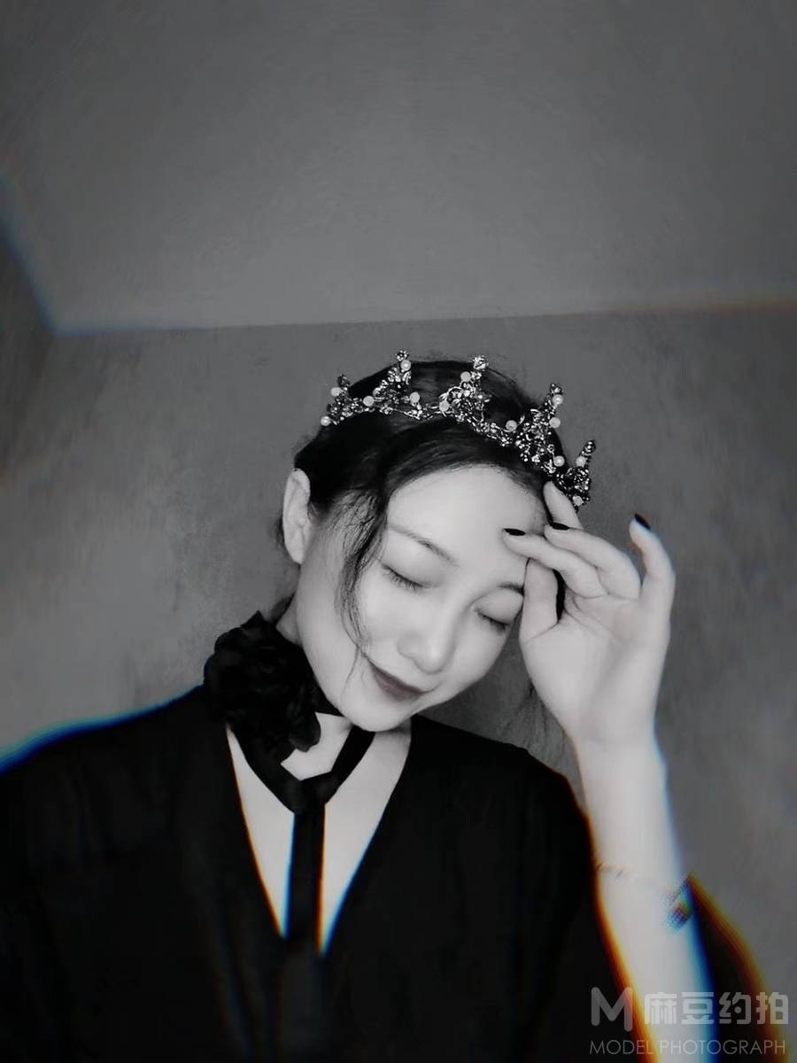 黑白模特