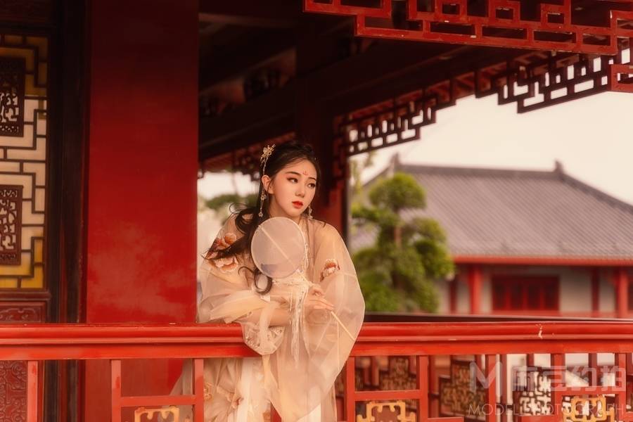 汉服模特