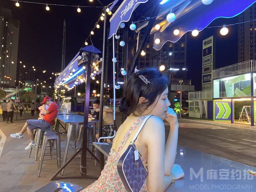 夜景模特