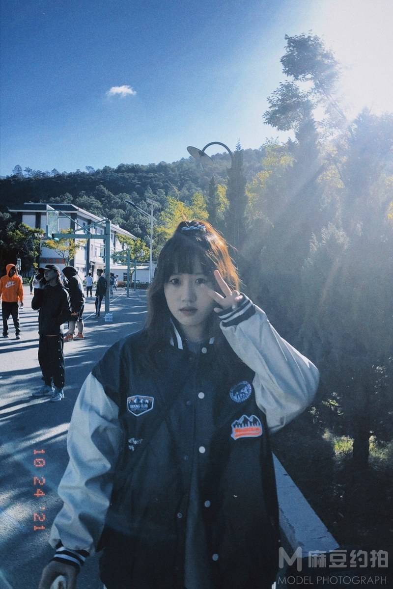 校园模特