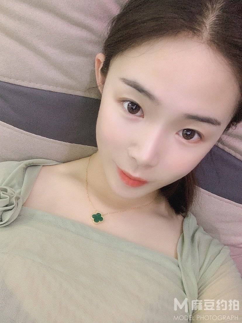 黑白模特