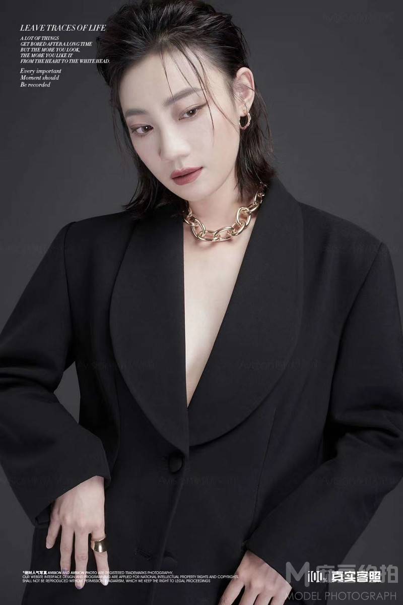 情绪模特