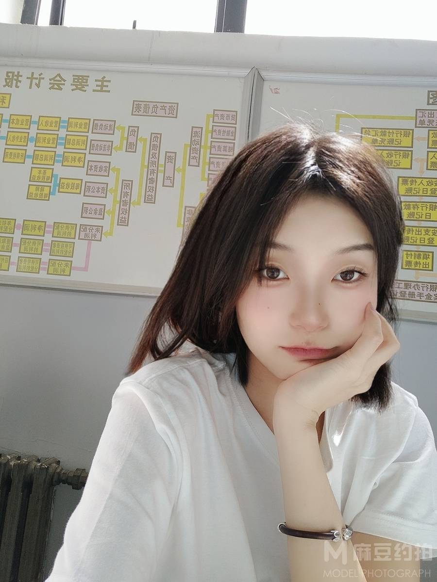校园模特