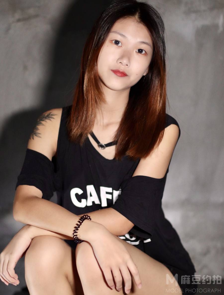 黑白模特