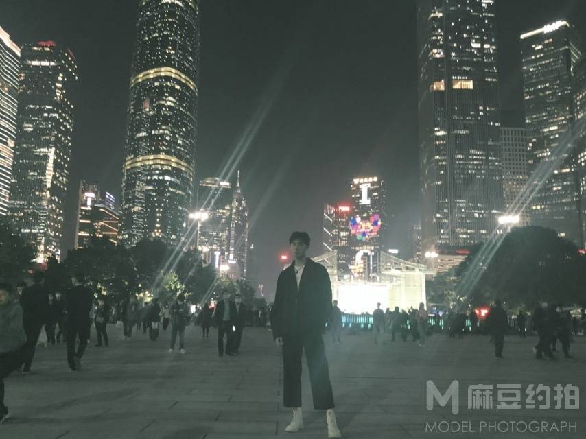 夜景模特