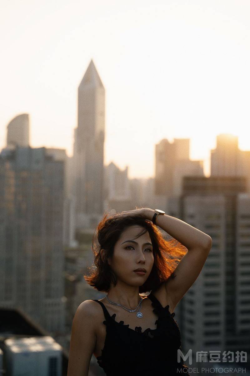 情绪模特