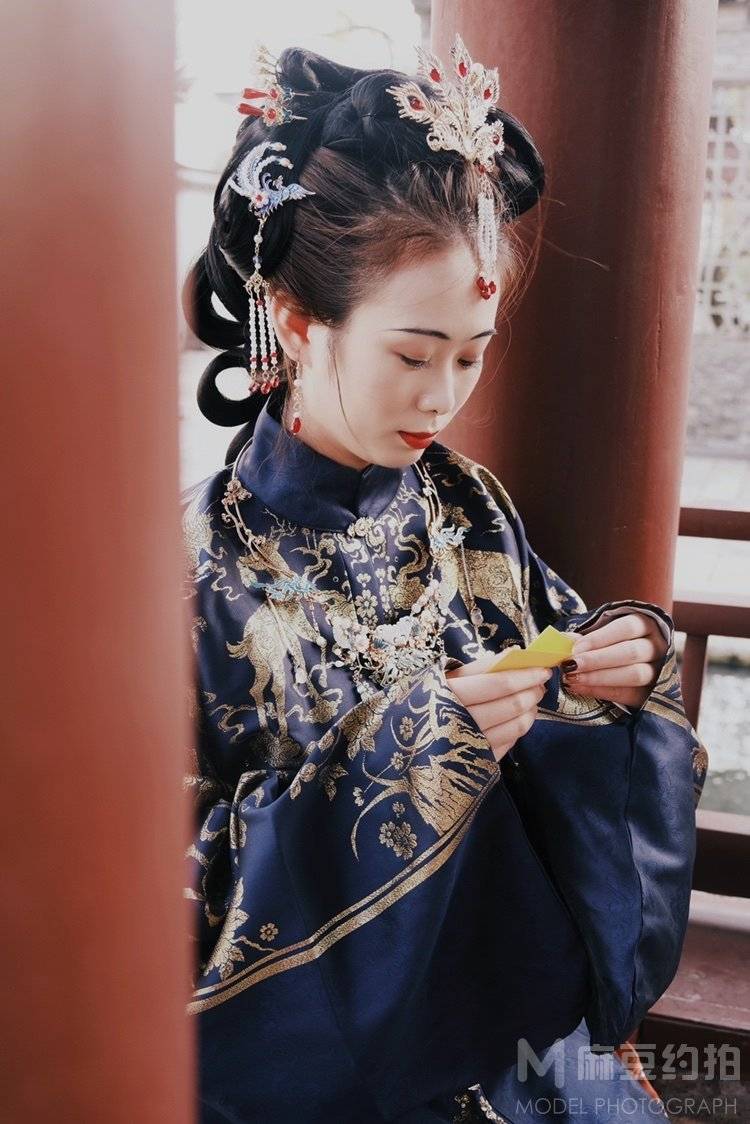 汉服模特