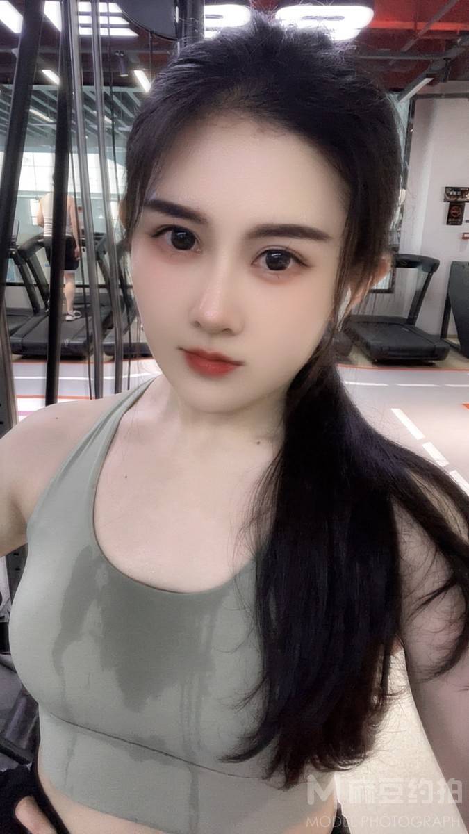 纪实模特