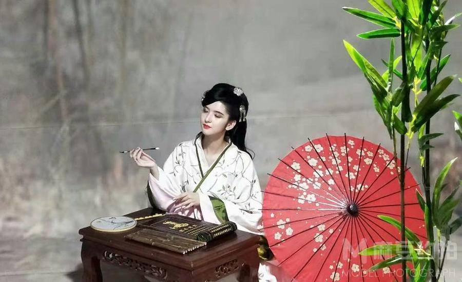 妆容模特