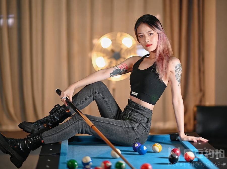 情绪模特
