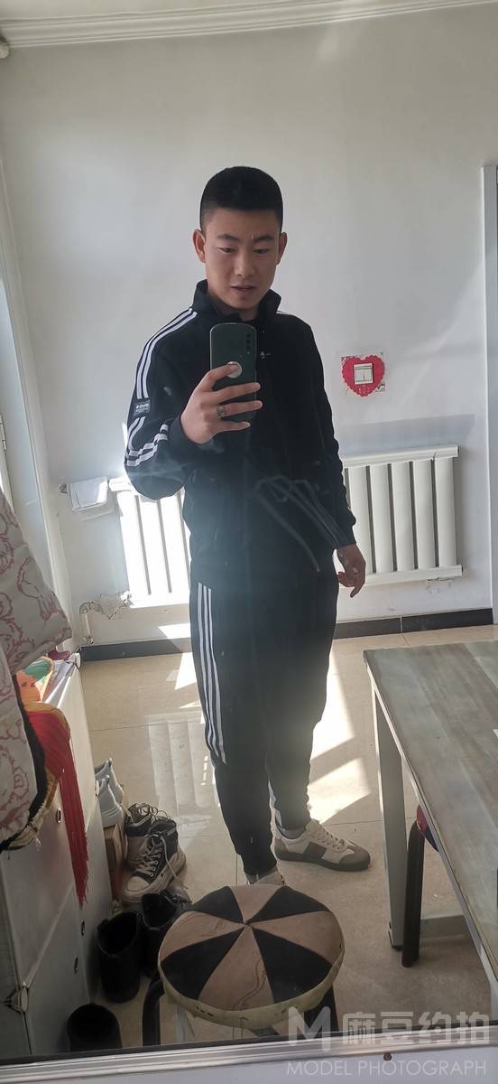 黑白模特