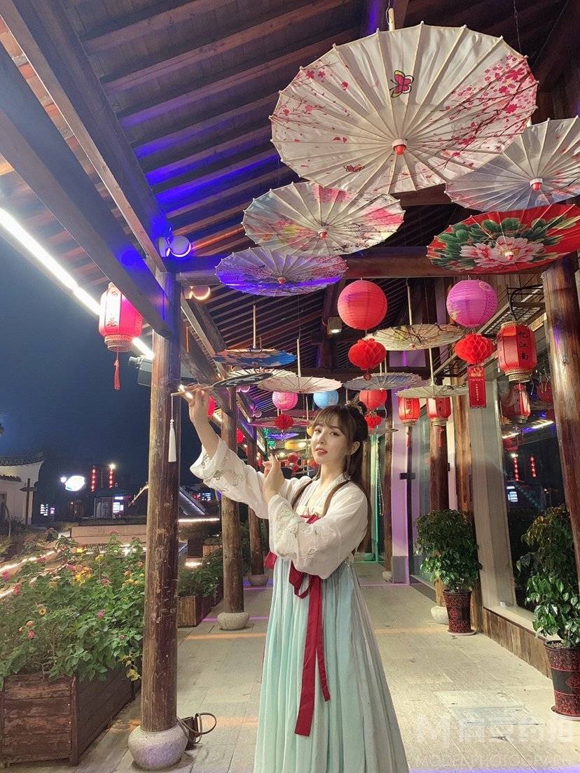 汉服模特