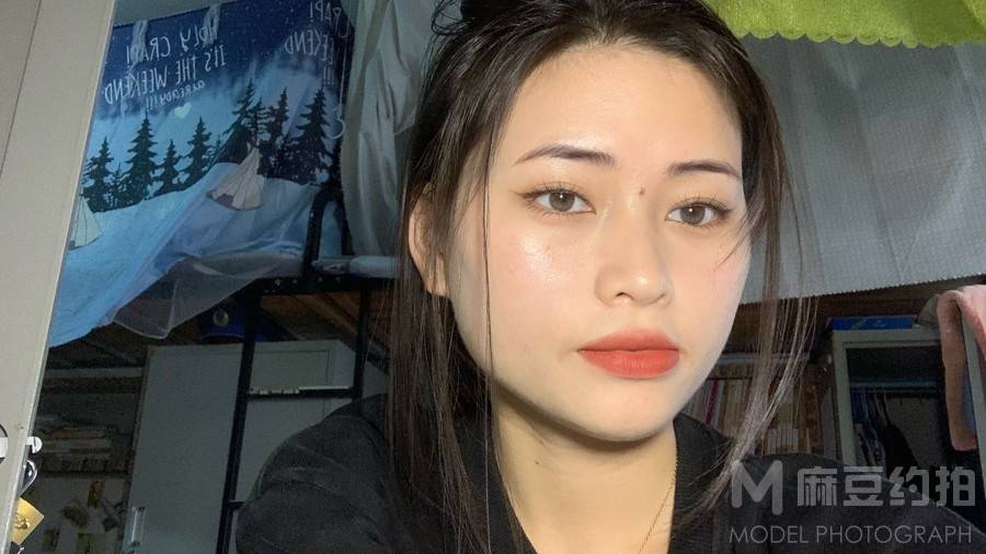 妆容模特