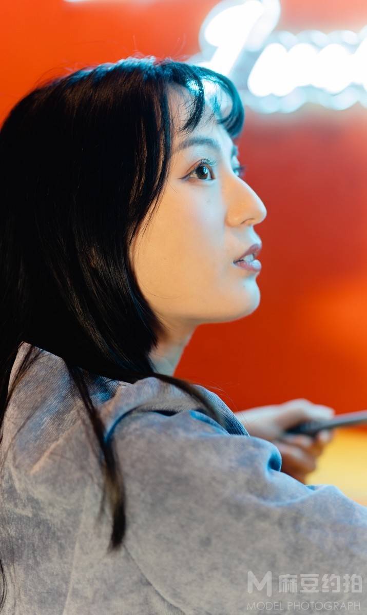 情绪模特