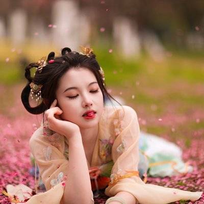 汉服模特