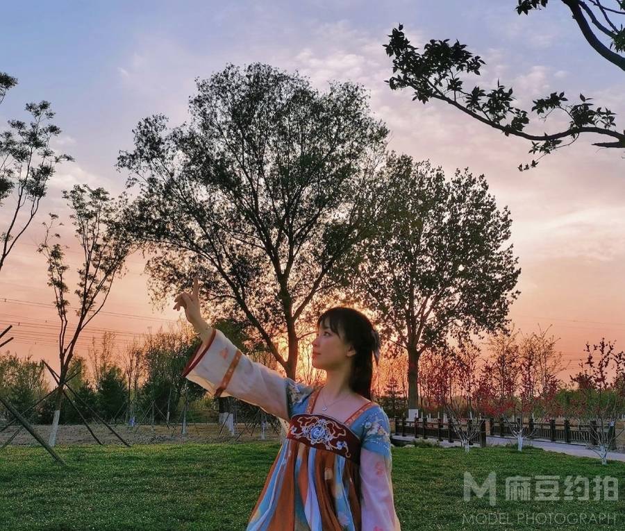 汉服模特