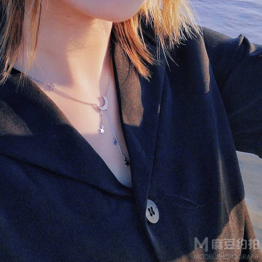 黑白模特