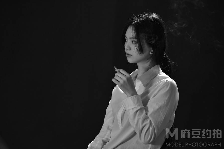 情绪模特