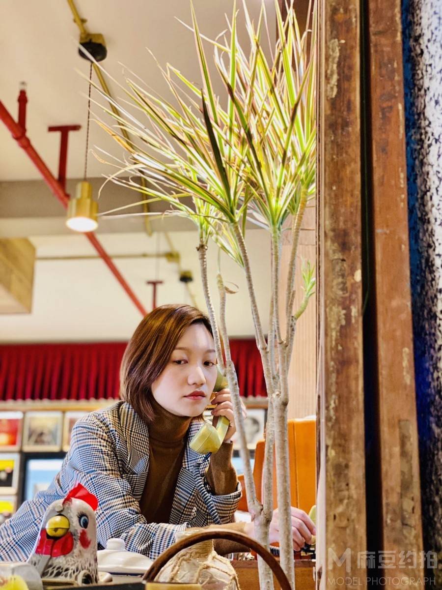 情绪模特