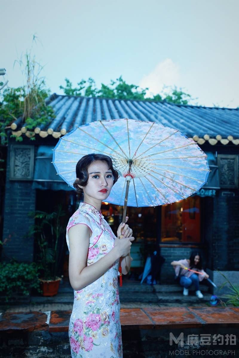 情绪模特