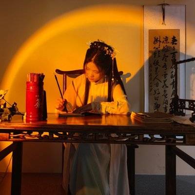 汉服模特