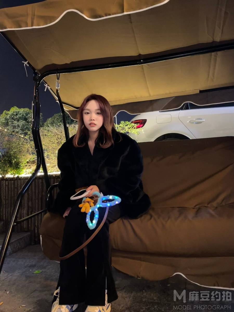 黑白模特